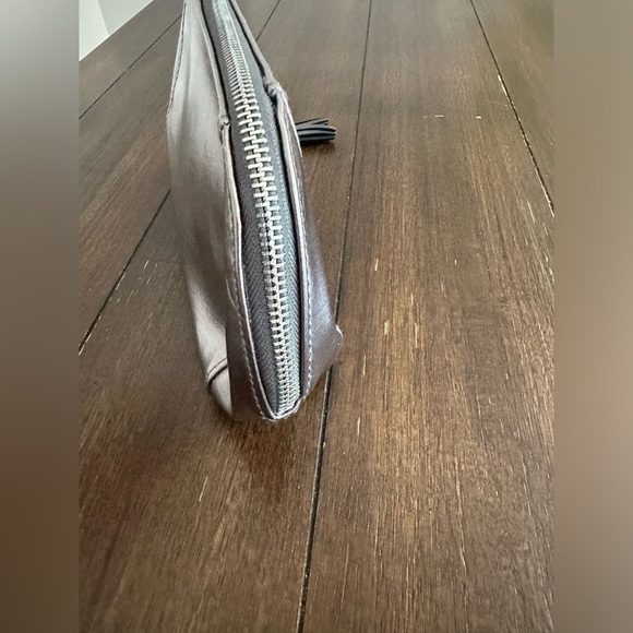 R + F Rodan Fields cosmetics bag - Picture 3 of 12